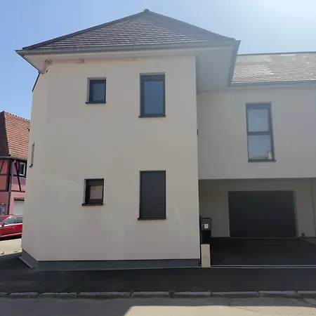 Modern 3-bedroom House - Terrace - Parking