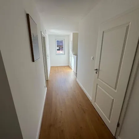 Modern 3-bedroom House - Terrace - Parking *