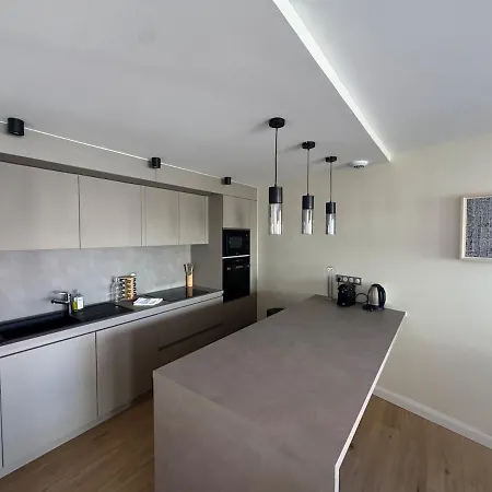 Semesterbostad Modern 3-bedroom House - Terrace - Parking Ostheim