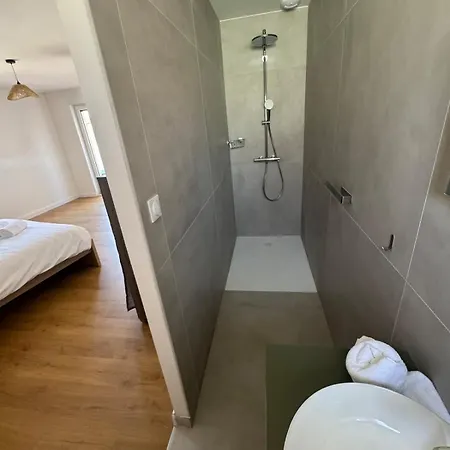 Modern 3-bedroom House - Terrace - Parking *