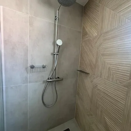 Semesterbostad Modern 3-bedroom House - Terrace - Parking Ostheim