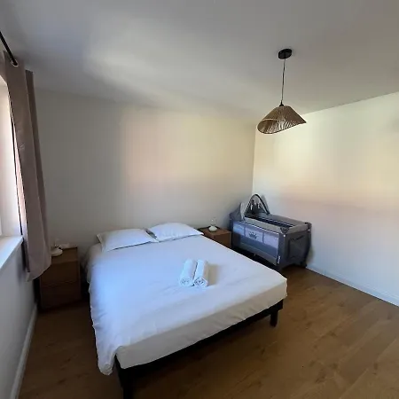 Modern 3-bedroom House - Terrace - Parking Semesterbostad *