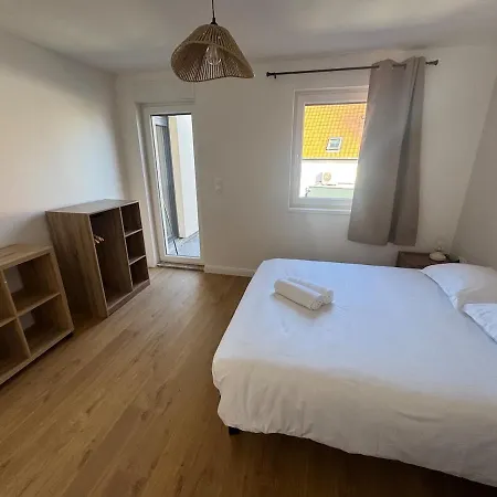Modern 3-bedroom House - Terrace - Parking Semesterbostad Ostheim
